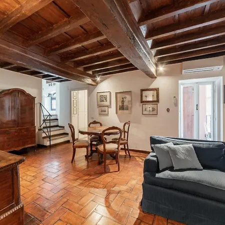 Domus Quiritum Charming, D'epoca A Campo De' Fiori